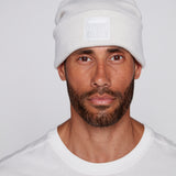 Tuque à revers avec écusson large à logo- Os